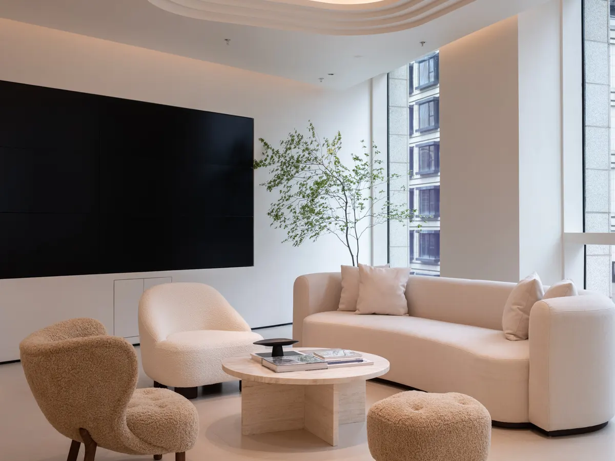 Media lounge with soft seating for treatment briefings